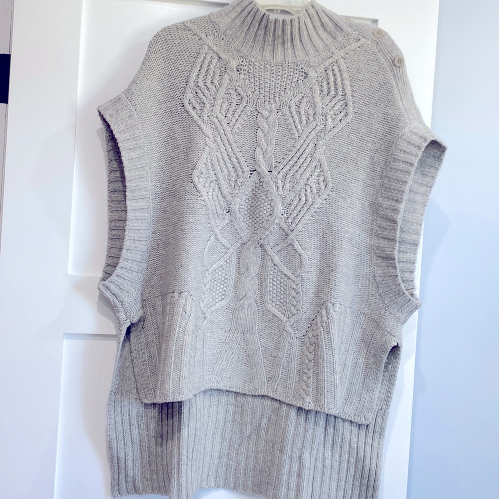 Knit BCBGMaxAzria high low vest
